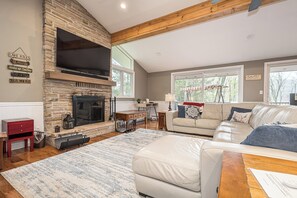 House (4 Bedrooms) | Property amenity - Lakeside Dreamin' by Taylor Made Deep Creek (McHenry)