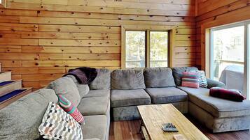 House (5 Bedrooms) | Property amenity