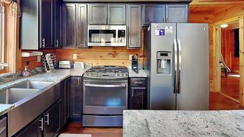 House (5 Bedrooms) | Property amenity