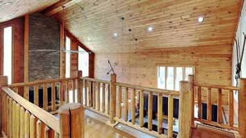 House (5 Bedrooms) | Property amenity