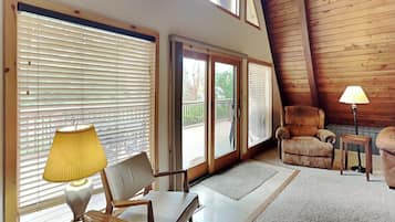 House (3 Bedrooms) | Property amenity