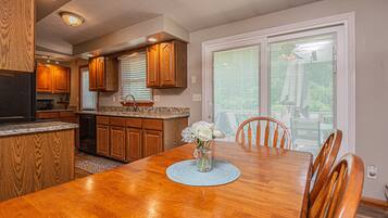 House (3 Bedrooms) | Property amenity