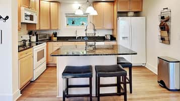 Casa (4 Bedrooms) | Servicio de la propiedad