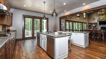 House (Multiple Bedrooms) | Property amenity