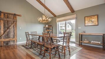 Casa (5 Bedrooms) | Servicio de la propiedad