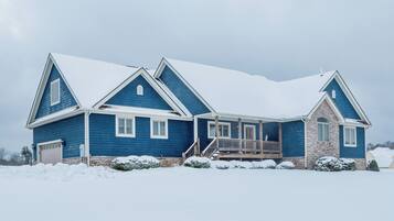 House (5 Bedrooms) | Front of property