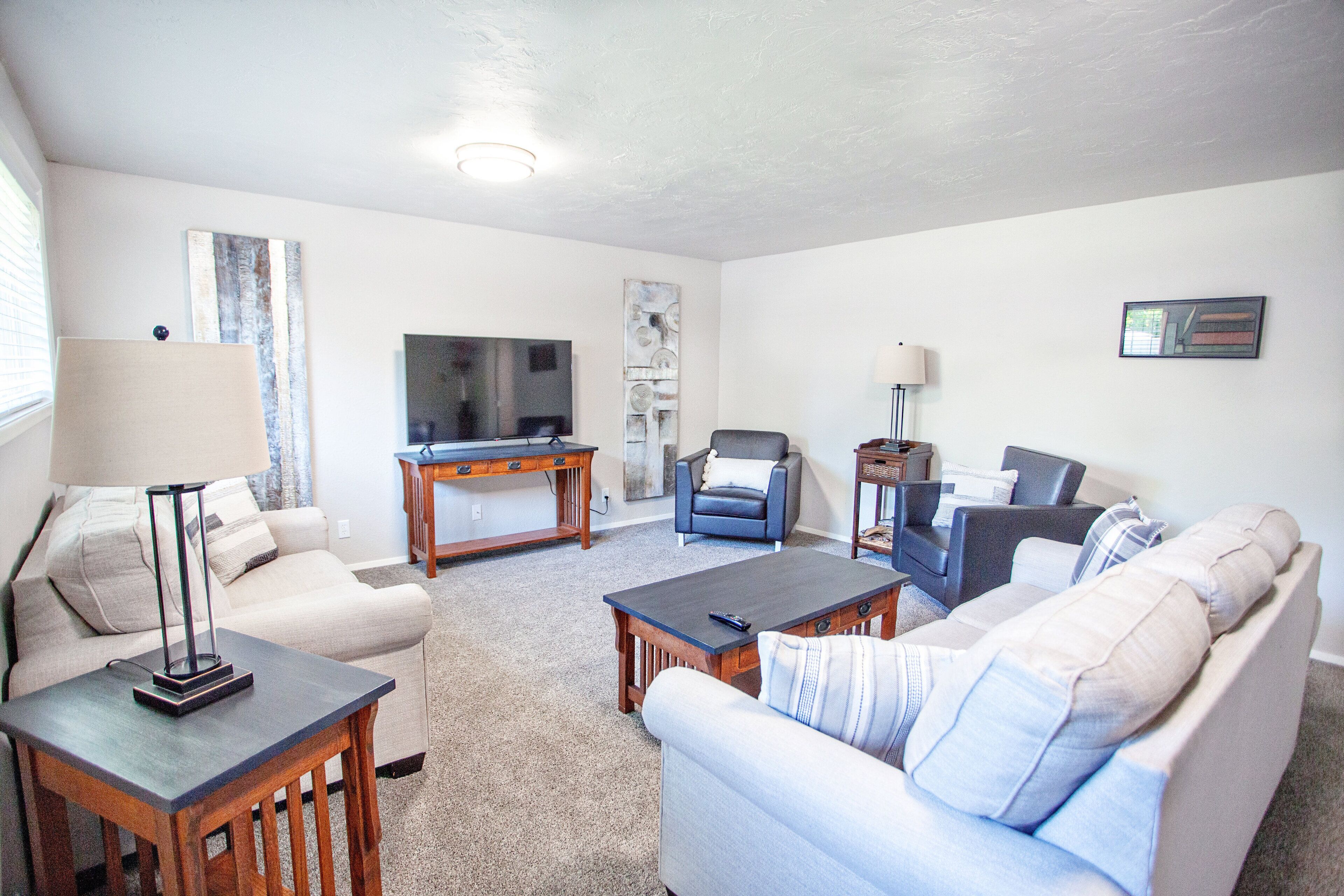 Newly renovated, near the University of Oregon and Hayward field 