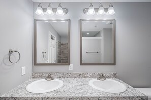 Casa (5 Bedrooms) | Servicio de la propiedad