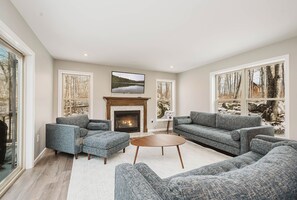 House (5 Bedrooms) | Property amenity - Limestone Chalet by Taylor Made Deep Creek (McHenry)