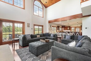 House (5 Bedrooms) | Property amenity