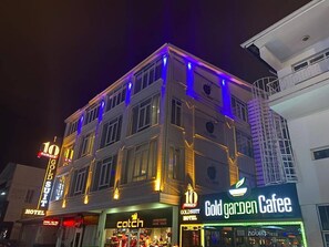 Exterior - 10 Numara Gold Suit (Erzincan)