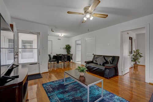  Duke East Campus 1BR Downtown Walking Distance