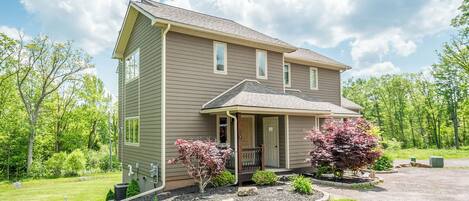 Studio (3 Bedrooms) | Front of property