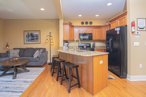 Studio (3 Bedrooms) | Property amenity