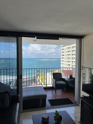 Property grounds - Beautiful unit with a spectacular view of  Beachfront....!!! (San Juan)