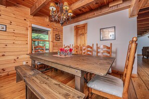 House (5 Bedrooms) | Property amenity - Duck Pond Lodge by Taylor Made Deep Creek (McHenry)