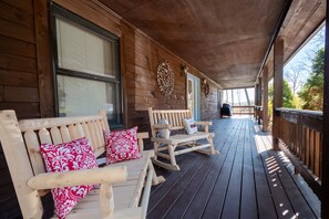 House (5 Bedrooms) | Property amenity - Duck Pond Lodge by Taylor Made Deep Creek (McHenry)