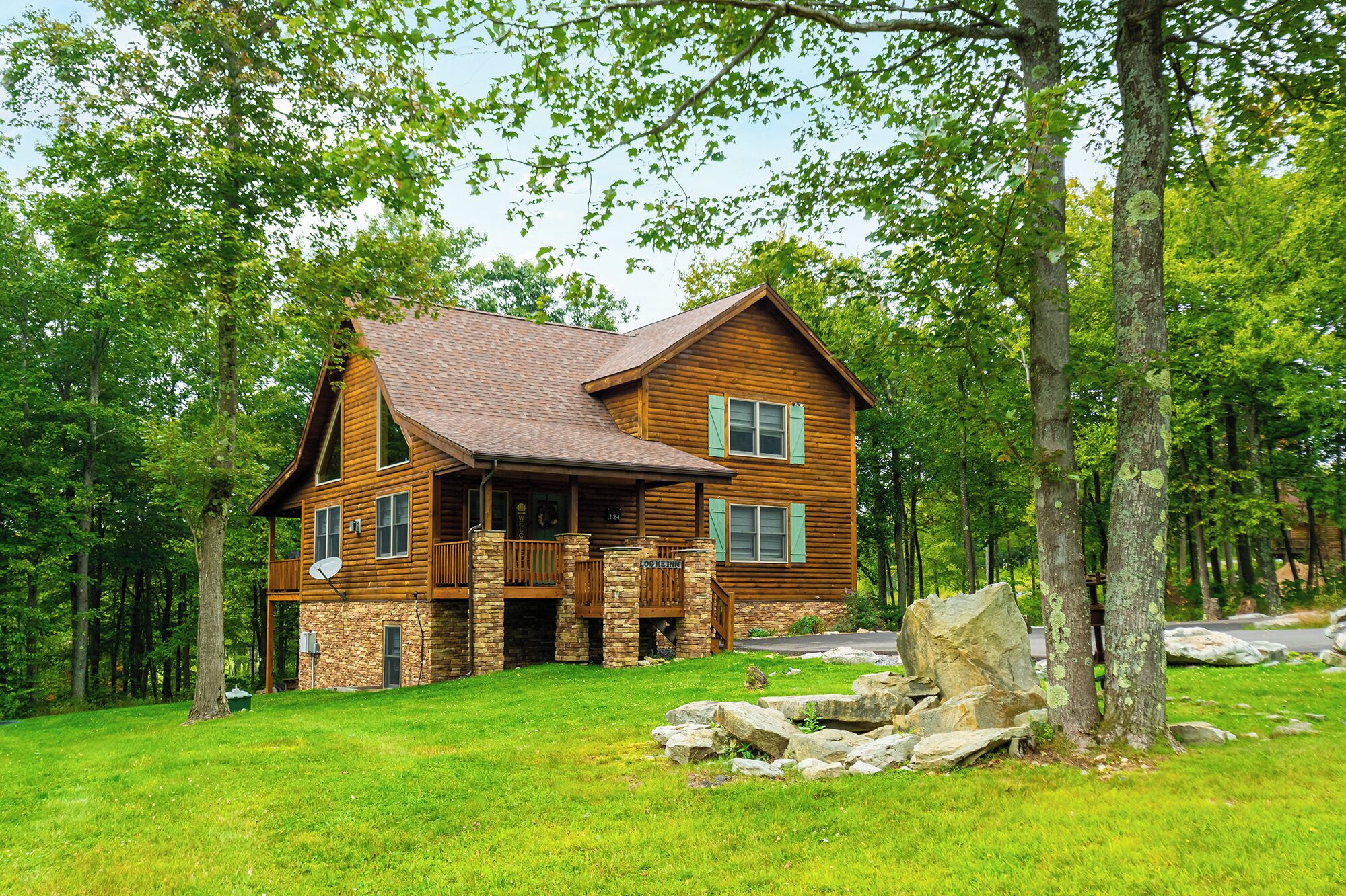 House (5 Bedrooms) | Exterior