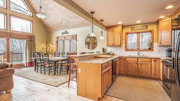 House (4 Bedrooms) | Property amenity