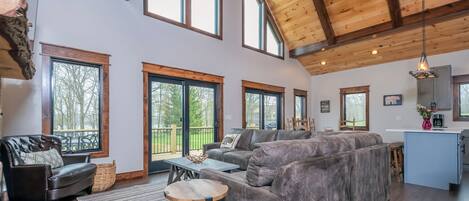 House (5 Bedrooms) | Property amenity