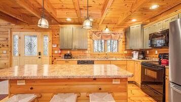 House (4 Bedrooms) | Property amenity