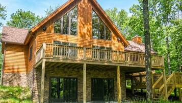 House (5 Bedrooms) | Front of property