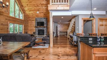 House (5 Bedrooms) | Property amenity