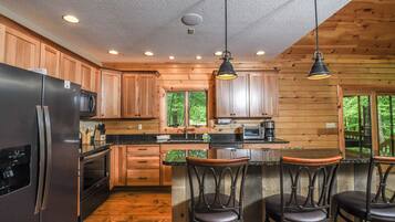 House (5 Bedrooms) | Property amenity