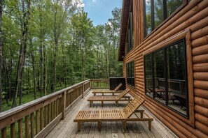 House (5 Bedrooms) | Property amenity - Maple Manor by Taylor Made Deep Creek (McHenry)