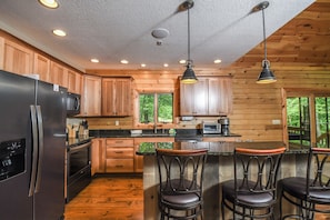 House (5 Bedrooms) | Property amenity - Maple Manor by Taylor Made Deep Creek (McHenry)