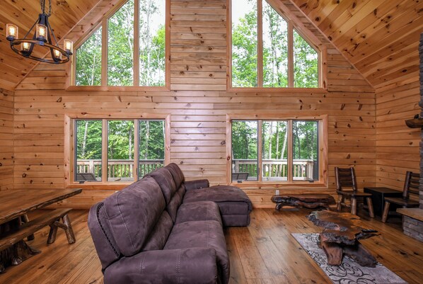 House (5 Bedrooms) | Property amenity - Maple Manor by Taylor Made Deep Creek (McHenry)