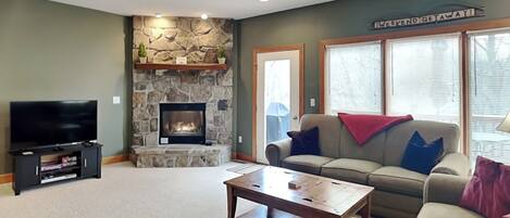 House (4 Bedrooms) | Front of property