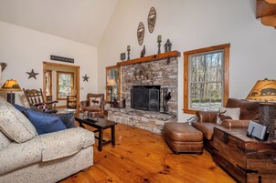 House (3 Bedrooms) | Front of property