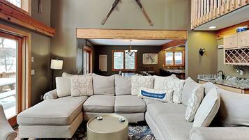 House (6 Bedrooms) | Property amenity