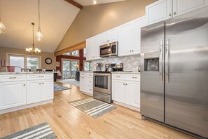 House (4 Bedrooms) | Property amenity - Million Dollar View by Taylor Made Deep Creek (McHenry)