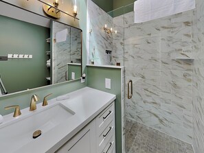 House (4 Bedrooms) | Property amenity