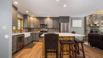 Casa (5 Bedrooms) | Servicio de la propiedad