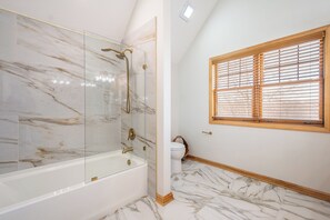 Casa (4 Bedrooms) | Servicio de la propiedad