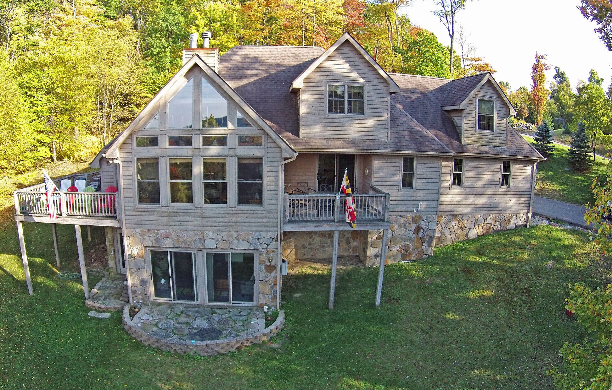 House (4 Bedrooms) | Exterior