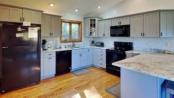 House (4 Bedrooms) | Property amenity