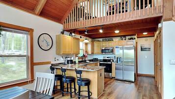 Casa (5 Bedrooms) | Servicio de la propiedad