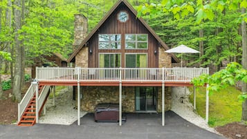 House (5 Bedrooms) | Front of property