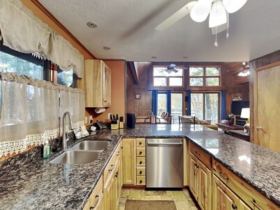Mountain House by Taylor Made Deep Creek