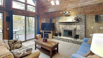 House (5 Bedrooms) | Property amenity