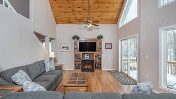 House (5 Bedrooms) | Property amenity