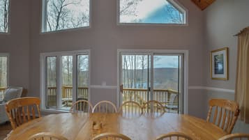 House (5 Bedrooms) | Property amenity