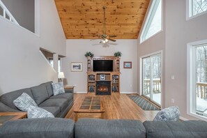 House (5 Bedrooms) | Property amenity