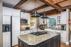 House (4 Bedrooms) | Property amenity