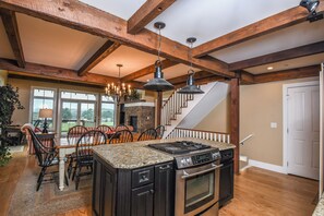 House (4 Bedrooms) | Property amenity