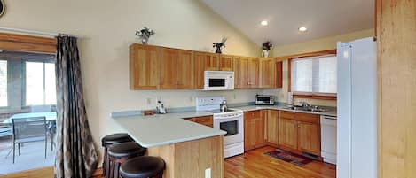 Talo (4 Bedrooms) | Majoituspaikan mukavuudet